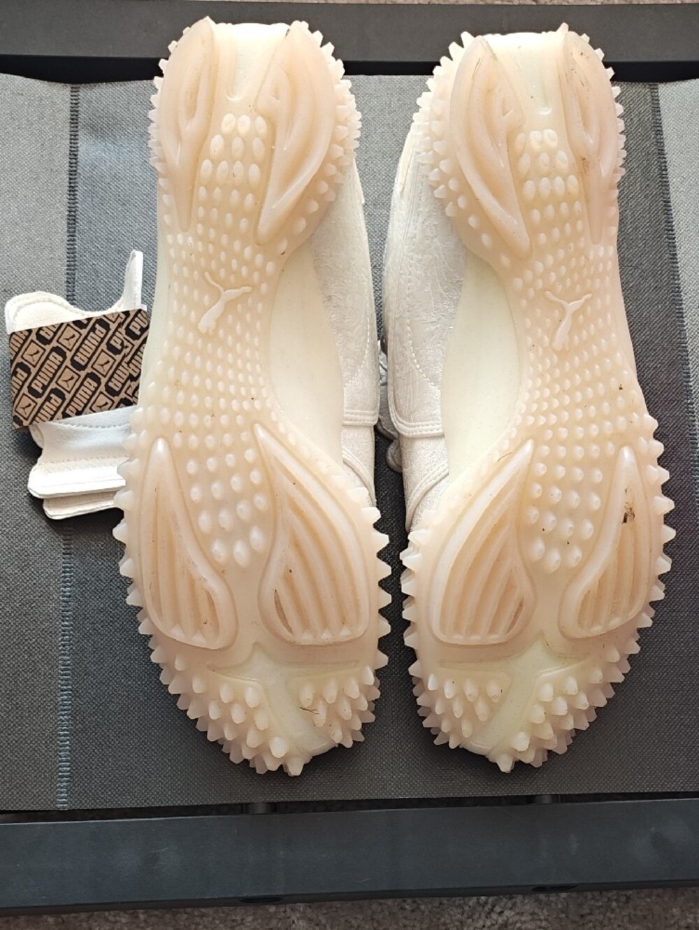 Women’s White Floral Accent Sneakers - Picture 3 of 7